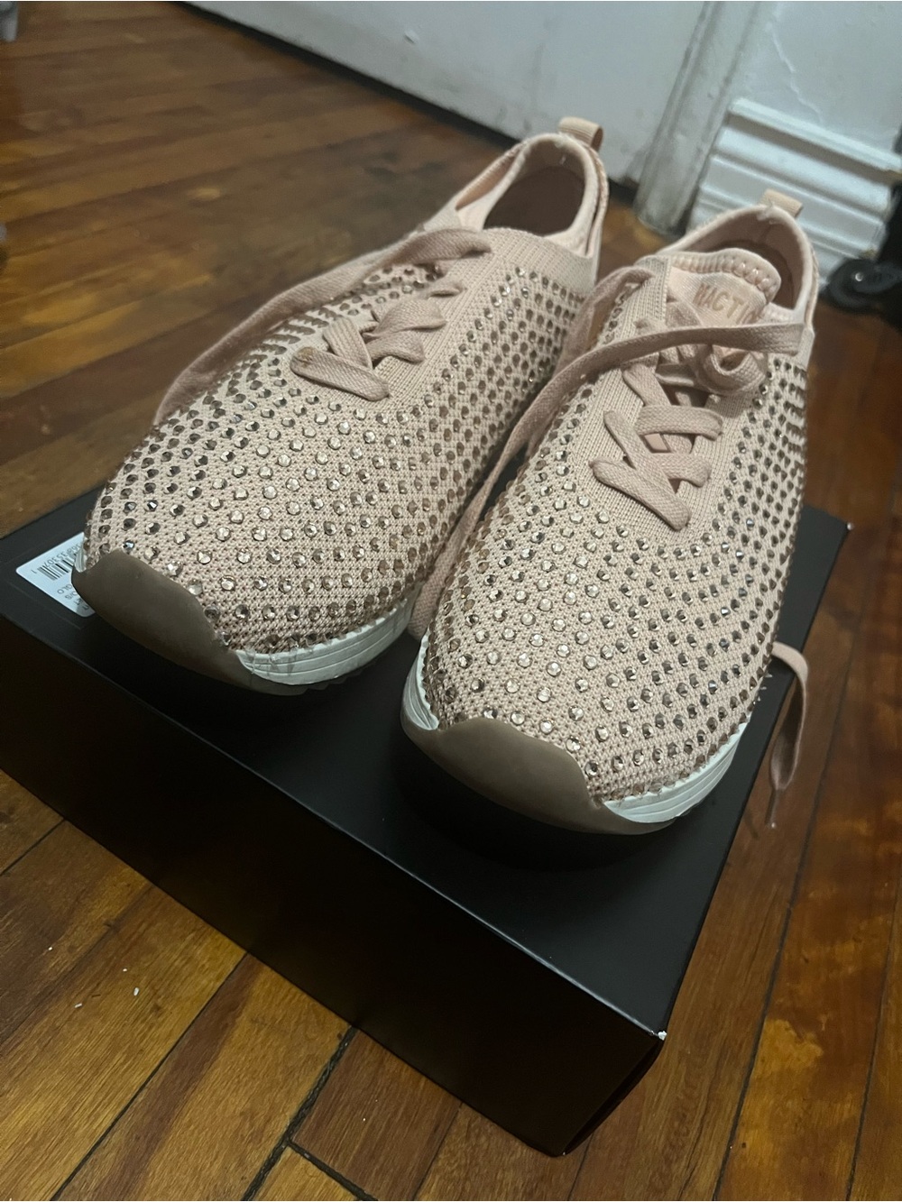 Kenneth Cole Reaction Cameron Jewel Lace Up